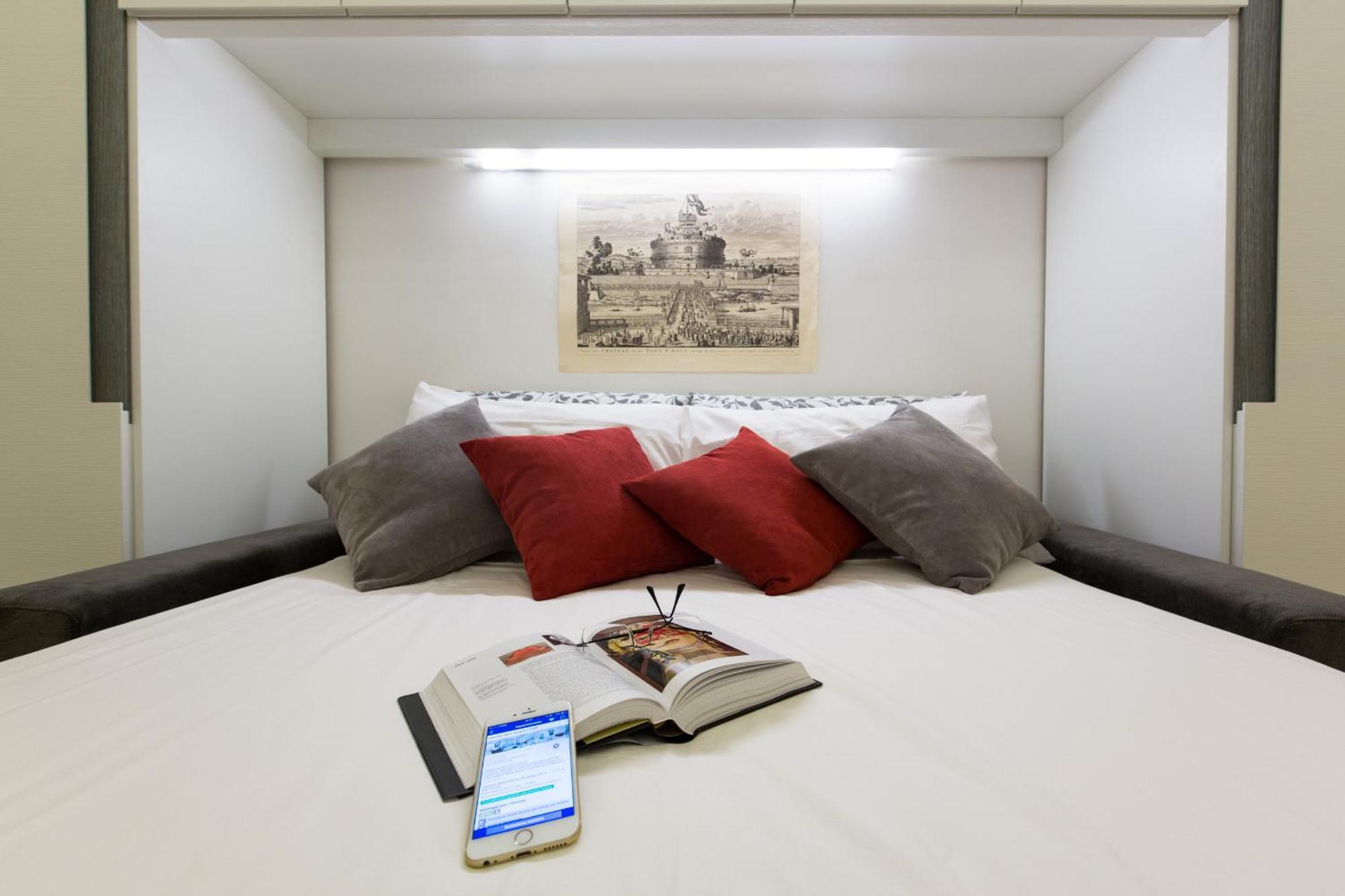Navona Open Space Aparthotel 4*